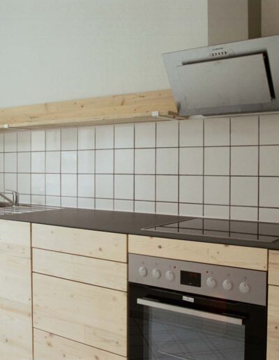 Küche aus recyceltem Holz
